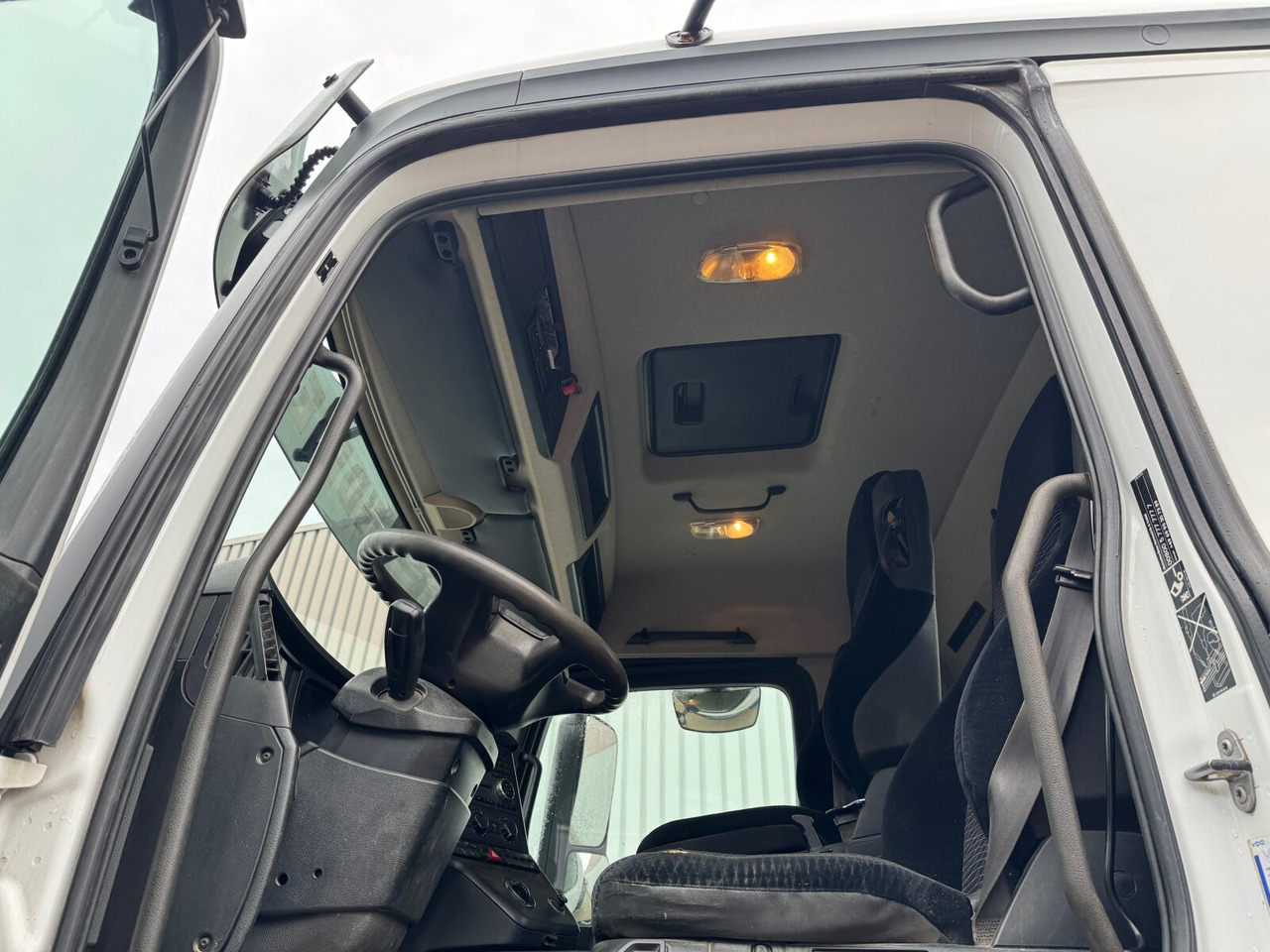Mercedes-Benz Arocs 1833 AK 4x4 Arocs 1833 AK 4x4, Meiller 3-S-Kipper, Bordmatik - Kamion vetëshkarkues: foto 3 Mercedes-Benz Arocs 1833 AK 4x4 Arocs 1833 AK 4x4, Meiller 3-S-Kipper, Bordmatik - Kamion vetëshkarkues: foto 3