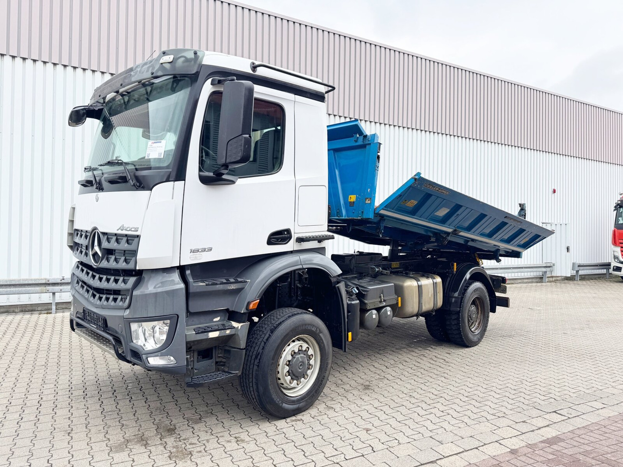 Mercedes-Benz Arocs 1833 AK 4x4 Arocs 1833 AK 4x4, Meiller 3-S-Kipper, Bordmatik - Kamion vetëshkarkues: foto 1 Mercedes-Benz Arocs 1833 AK 4x4 Arocs 1833 AK 4x4, Meiller 3-S-Kipper, Bordmatik - Kamion vetëshkarkues: foto 1