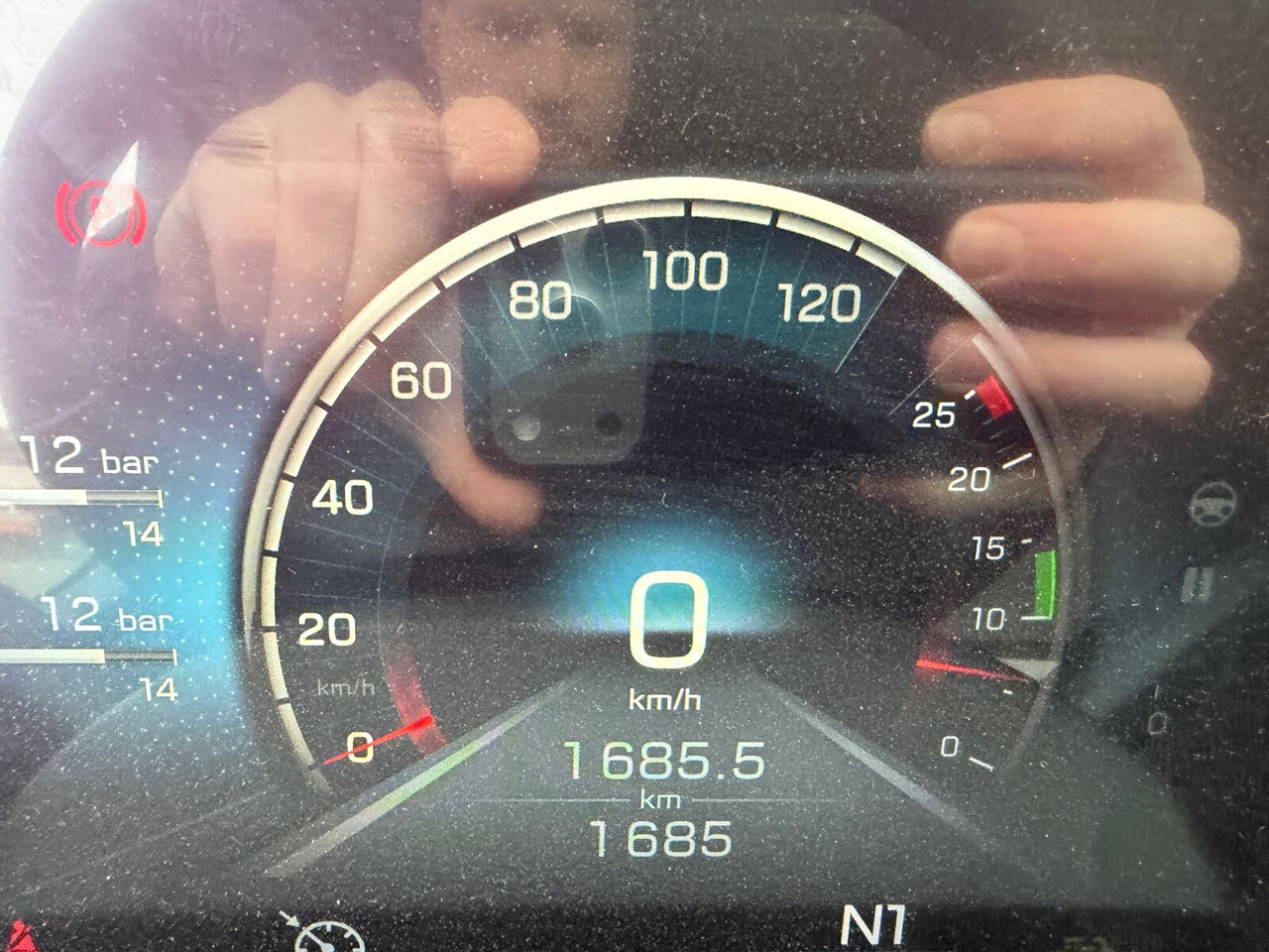 Mercedes-Benz Arocs 1840 K 4x2 Arocs 1840 K 4x2, MultimediaCockpit, 2x Nebenantrieb, NMV & Motorabtrieb - Kamion kabinë-shasi: foto 3 Mercedes-Benz Arocs 1840 K 4x2 Arocs 1840 K 4x2, MultimediaCockpit, 2x Nebenantrieb, NMV & Motorabtrieb - Kamion kabinë-shasi: foto 3