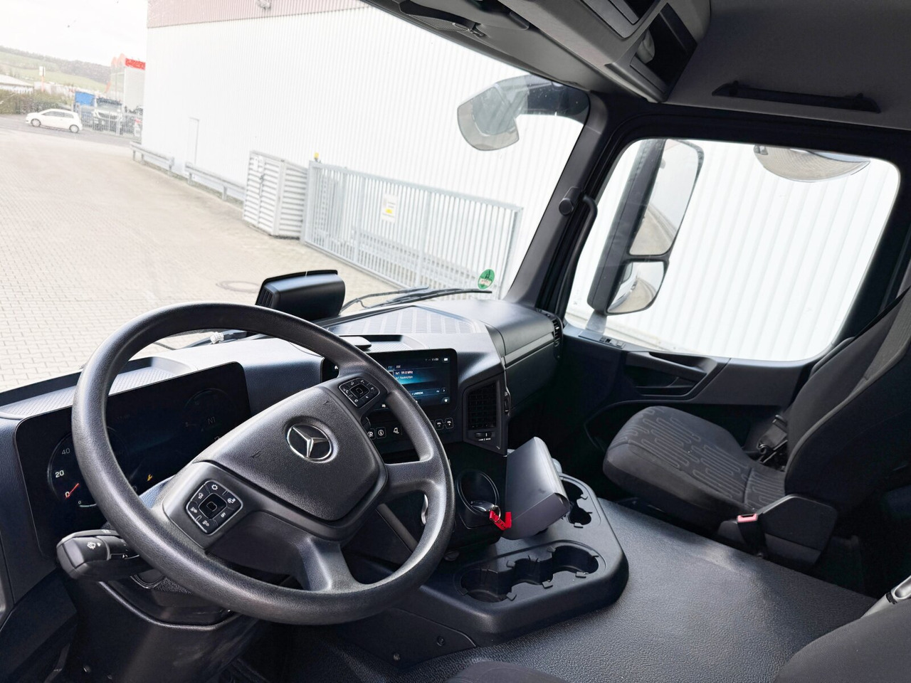 Mercedes-Benz Arocs 1840 L 4x2 Arocs 1840 L 4x2, MultimediaCockpit, Navi - Kamion kabinë-shasi: foto 2 Mercedes-Benz Arocs 1840 L 4x2 Arocs 1840 L 4x2, MultimediaCockpit, Navi - Kamion kabinë-shasi: foto 2