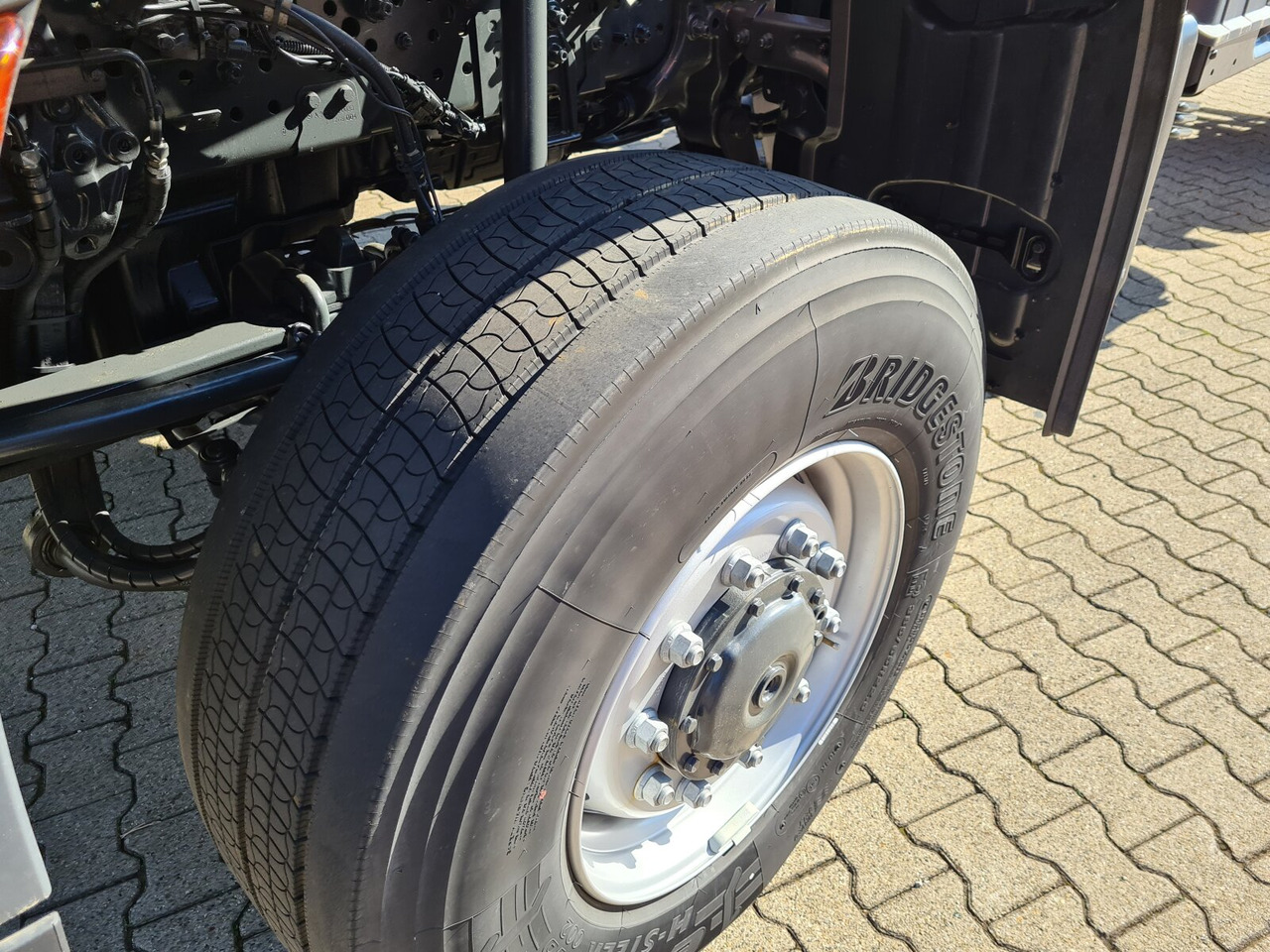 Mercedes-Benz Arocs 2033 A 4x4 Arocs 2033 A 4x4, Grounder, Motorabtrieb - Kamion kabinë-shasi: foto 4 Mercedes-Benz Arocs 2033 A 4x4 Arocs 2033 A 4x4, Grounder, Motorabtrieb - Kamion kabinë-shasi: foto 4