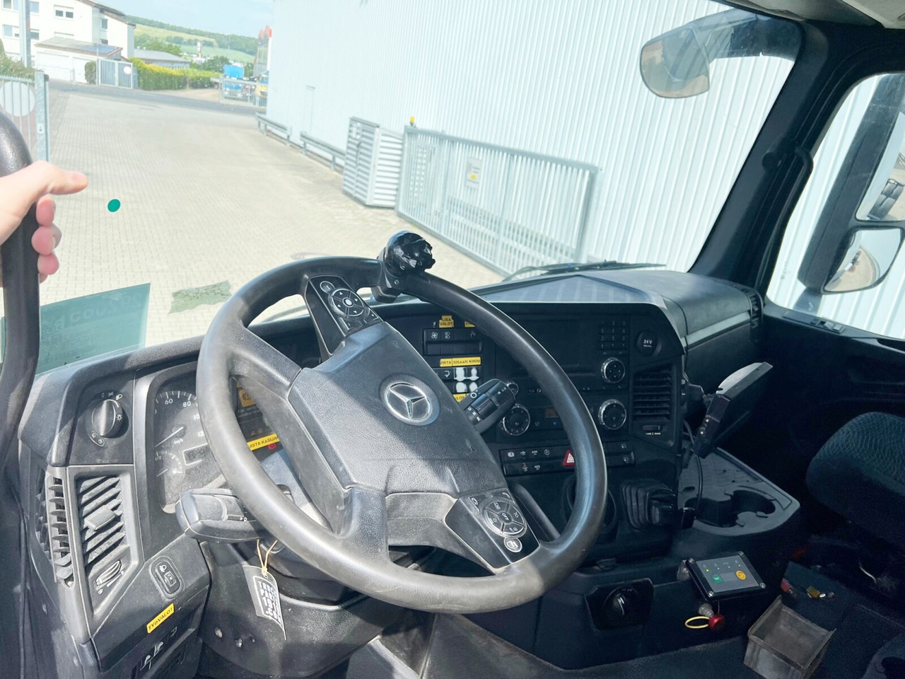 Mercedes-Benz Arocs 2642/45 K 6x4 Arocs 2642/45 K 6x4, Retarder, Motorabtrieb - Kamion kabinë-shasi: foto 2 Mercedes-Benz Arocs 2642/45 K 6x4 Arocs 2642/45 K 6x4, Retarder, Motorabtrieb - Kamion kabinë-shasi: foto 2