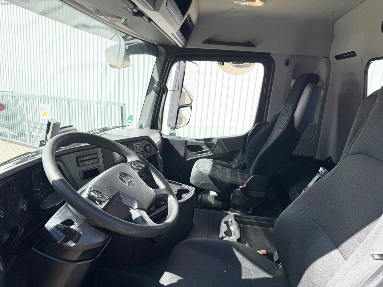 Mercedes-Benz Arocs 2643 LK 6x6 HAD Arocs 2643 LK 6x6 HAD, HydroDrive - Kamion vetëshkarkues: foto 4 Mercedes-Benz Arocs 2643 LK 6x6 HAD Arocs 2643 LK 6x6 HAD, HydroDrive - Kamion vetëshkarkues: foto 4