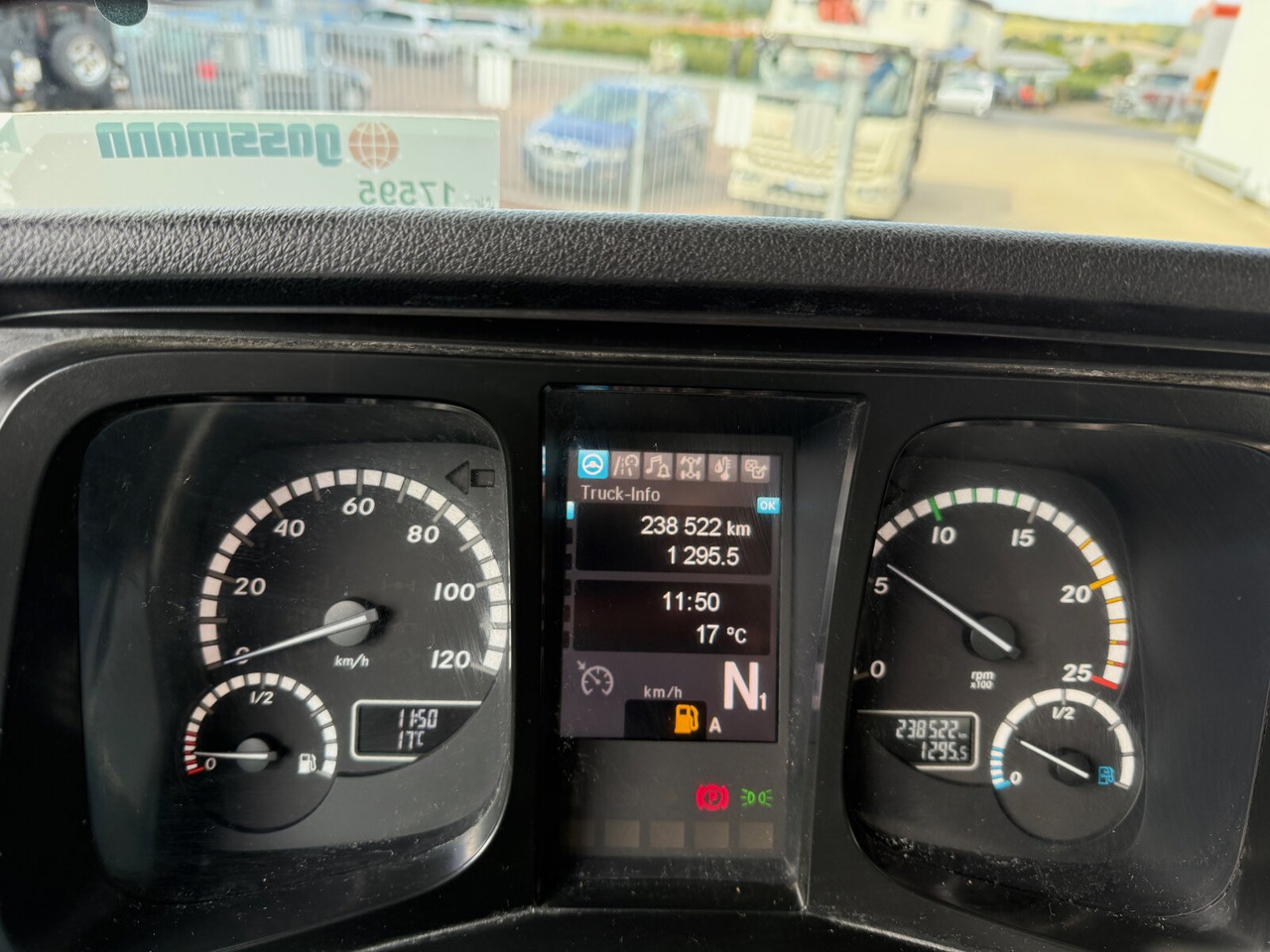Mercedes-Benz Arocs 3240 8x4 Arocs 3240 8x4, 9 cbm Liebherr HTM 904 F - Autobetoniere: foto 4 Mercedes-Benz Arocs 3240 8x4 Arocs 3240 8x4, 9 cbm Liebherr HTM 904 F - Autobetoniere: foto 4
