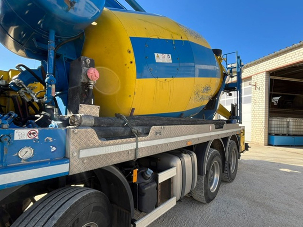 Mercedes-Benz Arocs 3246 B 8x4 Stetter Mischer 7m³, Pumpe 25m Arocs 3246 B 8x4 Stetter Mischer 7m³, Pumpe 25m - Autobetoniere: foto 5 Mercedes-Benz Arocs 3246 B 8x4 Stetter Mischer 7m³, Pumpe 25m Arocs 3246 B 8x4 Stetter Mischer 7m³, Pumpe 25m - Autobetoniere: foto 5