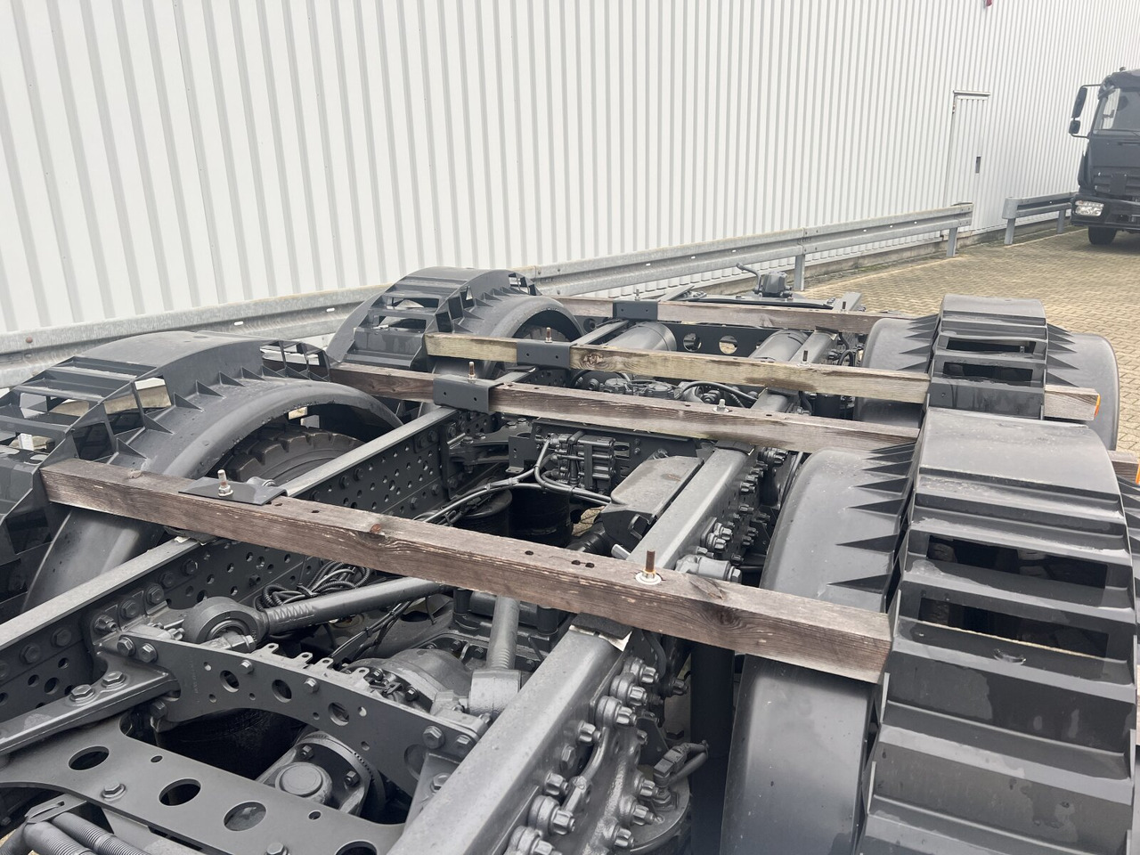 Mercedes-Benz Arocs 3251 L 8x4/4 Arocs 3251 L 8x4/4, mit Motorabtrieb C plus NA - Kamion kabinë-shasi: foto 3 Mercedes-Benz Arocs 3251 L 8x4/4 Arocs 3251 L 8x4/4, mit Motorabtrieb C plus NA - Kamion kabinë-shasi: foto 3