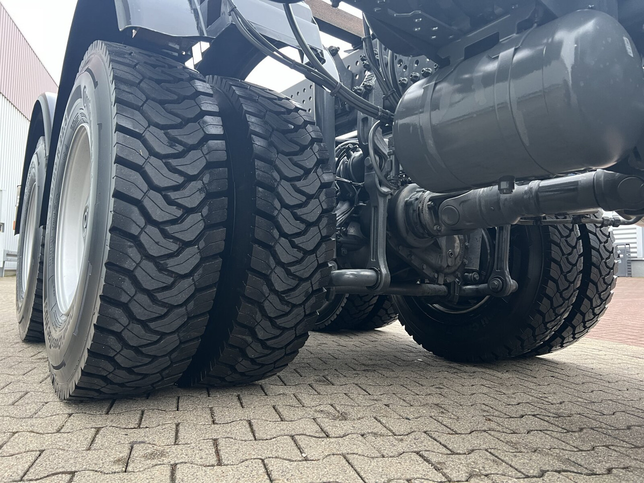 Mercedes-Benz Arocs 3340/46 A 6x6 Arocs 3340/46 A 6x6, Grounder - Kamion kabinë-shasi: foto 4 Mercedes-Benz Arocs 3340/46 A 6x6 Arocs 3340/46 A 6x6, Grounder - Kamion kabinë-shasi: foto 4