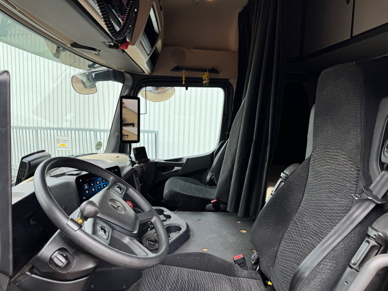 Mercedes-Benz Arocs 3351 LS 6x6 Arocs 3351 LS 6x6, Grounder, MirrorCam, Navi - Kamion kabinë-shasi: foto 5 Mercedes-Benz Arocs 3351 LS 6x6 Arocs 3351 LS 6x6, Grounder, MirrorCam, Navi - Kamion kabinë-shasi: foto 5