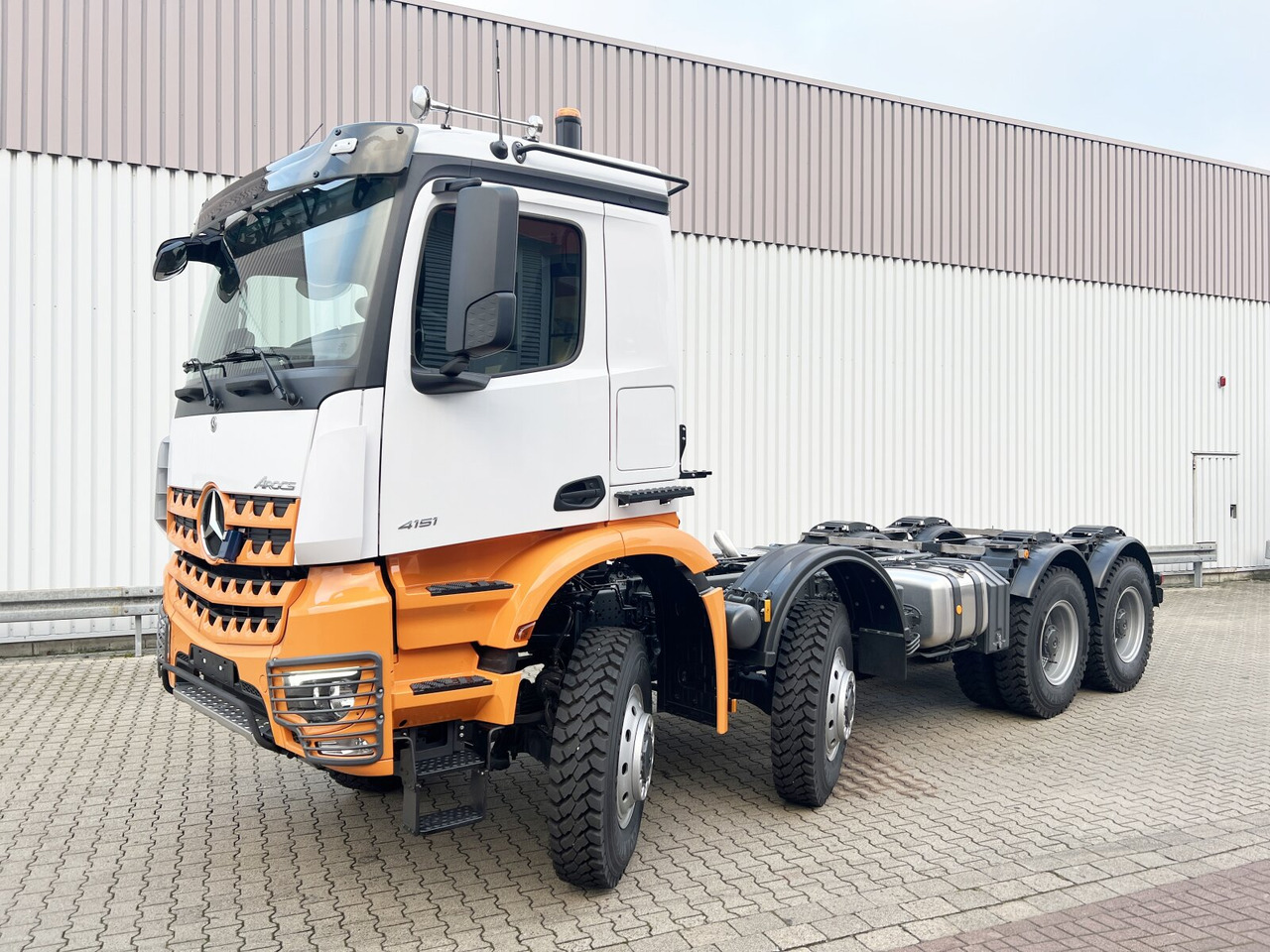 Mercedes-Benz Arocs 4151 AK 8x8/4 Arocs 4151 AK 8x8/4, Grounder - Kamion kabinë-shasi: foto 1 Mercedes-Benz Arocs 4151 AK 8x8/4 Arocs 4151 AK 8x8/4, Grounder - Kamion kabinë-shasi: foto 1