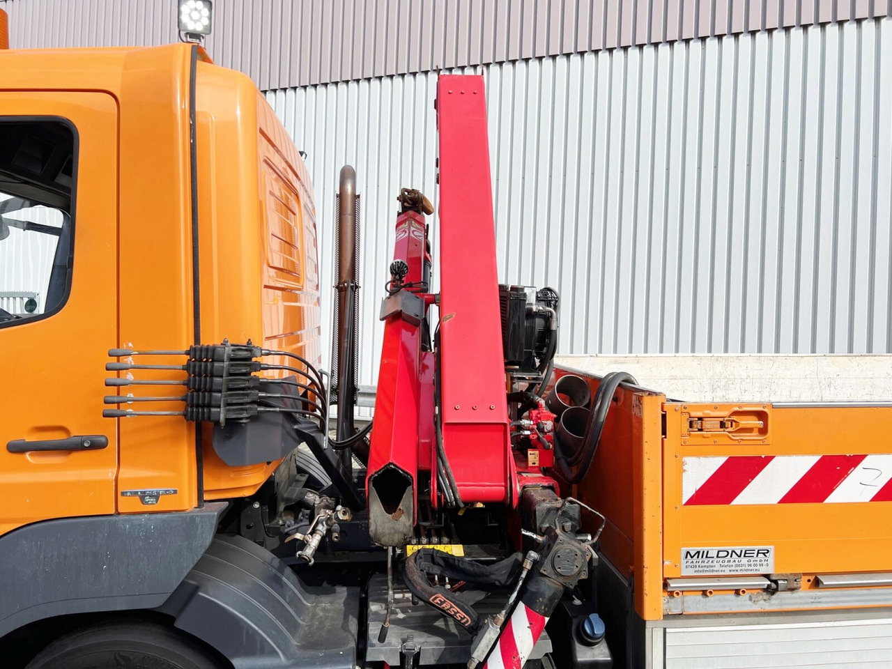Mercedes-Benz Atego 1023 L 4x2 Atego 1023 L 4x2 mit Kran Fassi F85B.0.21 - Kamion me vinç, Kamion me karroceri të hapur: foto 2 Mercedes-Benz Atego 1023 L 4x2 Atego 1023 L 4x2 mit Kran Fassi F85B.0.21 - Kamion me vinç, Kamion me karroceri të hapur: foto 2