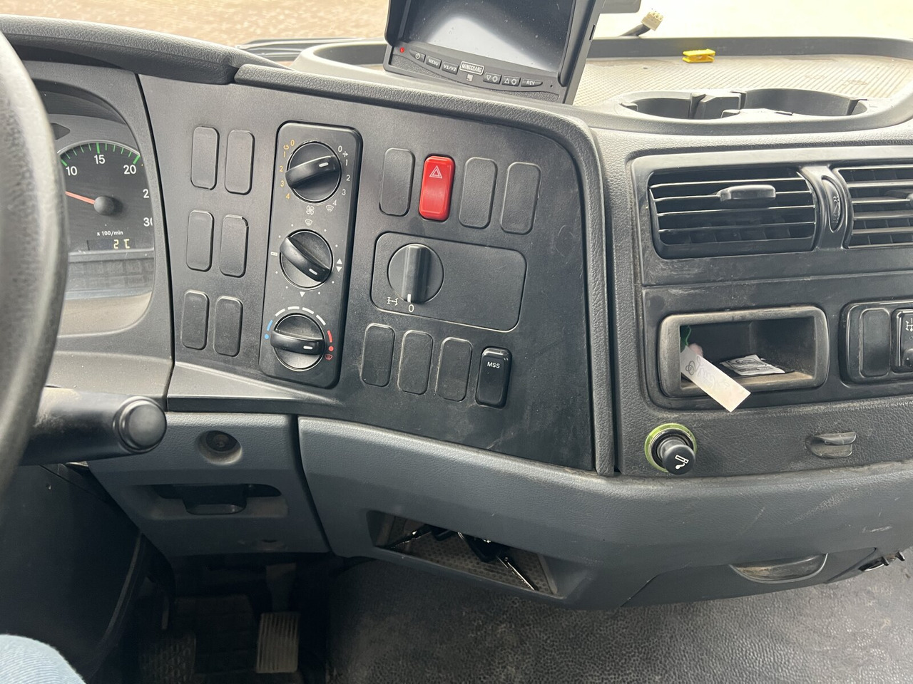 Mercedes-Benz Atego 1222 K 4x2 Atego 1222 K 4x2, 2x AHK - Kamion vetëshkarkues: foto 4 Mercedes-Benz Atego 1222 K 4x2 Atego 1222 K 4x2, 2x AHK - Kamion vetëshkarkues: foto 4