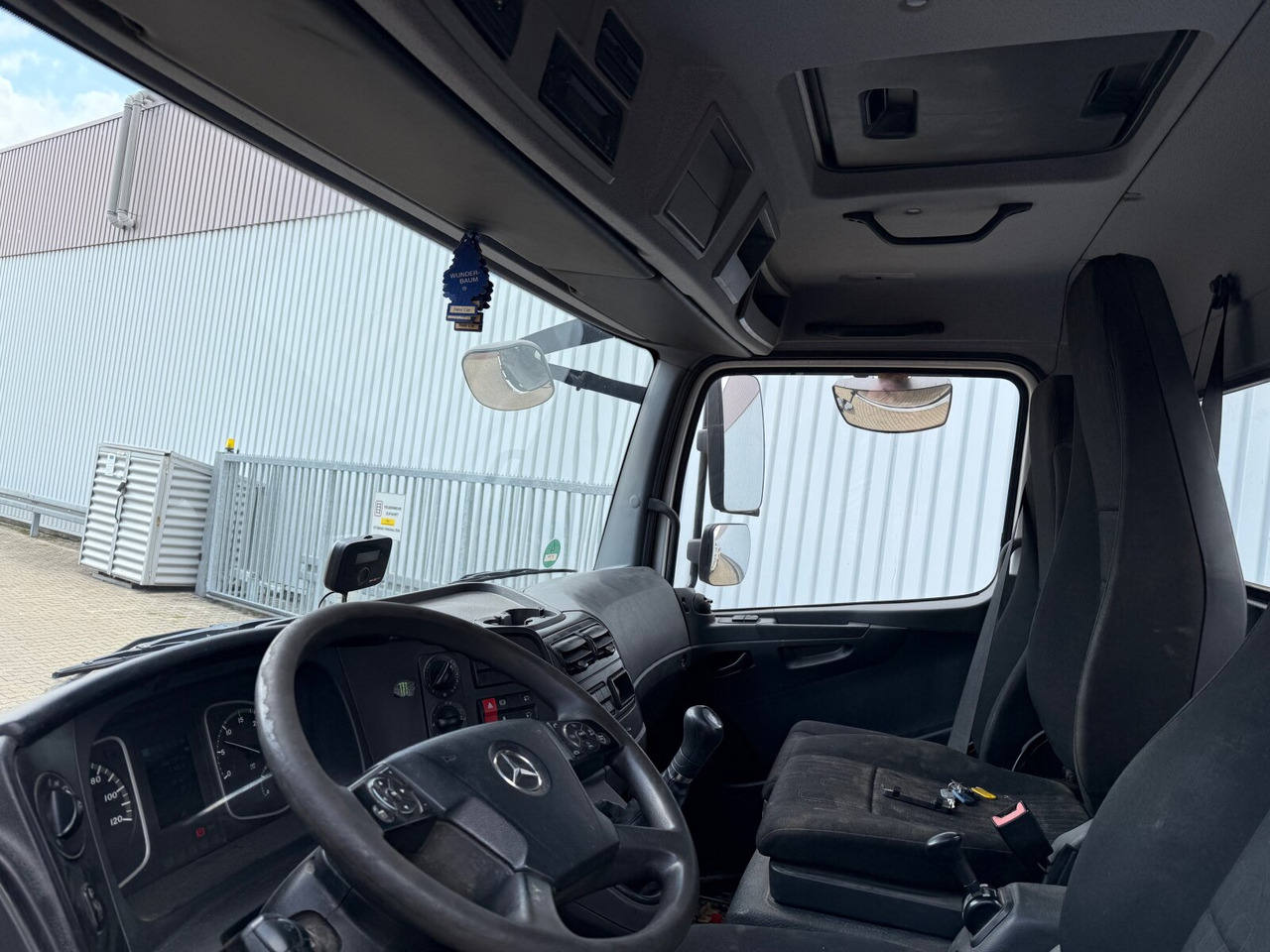 Mercedes-Benz Atego 1223 K 4x2 Atego 1223 K 4x2, 2x AHK - Kamion vetëshkarkues: foto 3 Mercedes-Benz Atego 1223 K 4x2 Atego 1223 K 4x2, 2x AHK - Kamion vetëshkarkues: foto 3