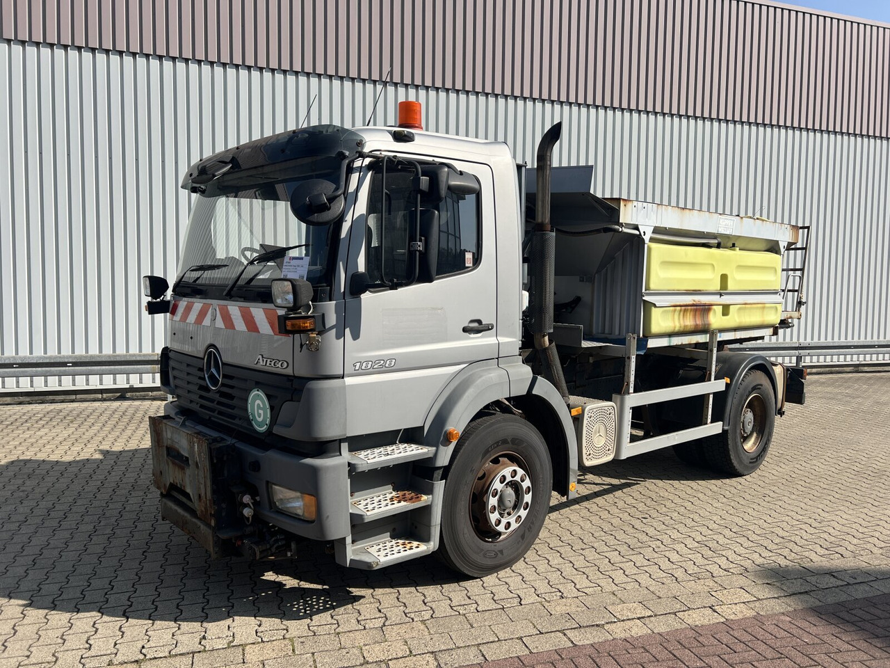 Mercedes-Benz Atego 1828 L 4x2 Atego 1828 L 4x2, Rechtslenker, Winterdienstaustattung - Kamion kabinë-shasi: foto 1 Mercedes-Benz Atego 1828 L 4x2 Atego 1828 L 4x2, Rechtslenker, Winterdienstaustattung - Kamion kabinë-shasi: foto 1