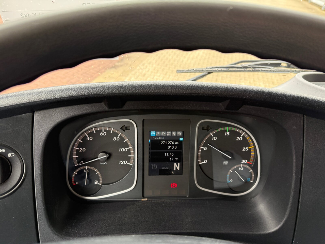 Mercedes-Benz Atego 818/23 LK 4x2 Atego 818/23 LK 4x2, 2x AHK - Kamion vetëshkarkues: foto 4 Mercedes-Benz Atego 818/23 LK 4x2 Atego 818/23 LK 4x2, 2x AHK - Kamion vetëshkarkues: foto 4