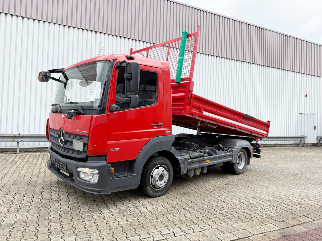 Mercedes-Benz Atego 818/23 LK 4x2 Atego 818/23 LK 4x2, 2x AHK - Kamion vetëshkarkues: foto 1 Mercedes-Benz Atego 818/23 LK 4x2 Atego 818/23 LK 4x2, 2x AHK - Kamion vetëshkarkues: foto 1