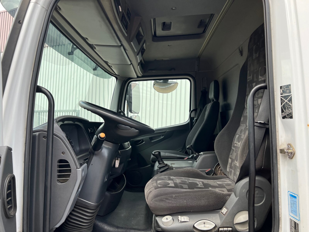 Mercedes-Benz Atego 818 L 4x2 Atego 818 L 4x2 mit LBW BÄR - Kamion me tendë: foto 3 Mercedes-Benz Atego 818 L 4x2 Atego 818 L 4x2 mit LBW BÄR - Kamion me tendë: foto 3
