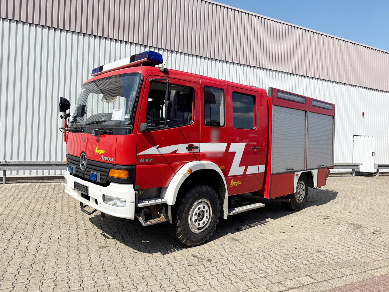 Mercedes-Benz Atego 917 4x4, LF 10 Atego 917 4x4, LF 10, Einzelbereifung, AT-Motor - Ambulancë: foto 1 Mercedes-Benz Atego 917 4x4, LF 10 Atego 917 4x4, LF 10, Einzelbereifung, AT-Motor - Ambulancë: foto 1
