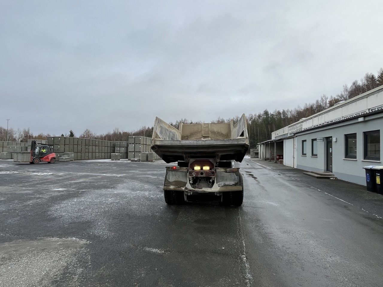 Mercedes-Benz NG 2628 K 6x4 NG 2628 K 6x4, V8, MEILLER Stahlmulde ca. 10³ - Shkarkues: foto 5 Mercedes-Benz NG 2628 K 6x4 NG 2628 K 6x4, V8, MEILLER Stahlmulde ca. 10³ - Shkarkues: foto 5