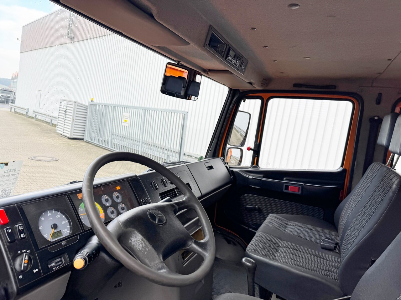 Mercedes-Benz Vario 816 D 4x2 Doka Vario 816 D 4x2 Doka, 2x AHK, Meiller Kipper, Ex-Stadtverwaltung - Kamioncine vetëshkarkuese, Kamioncine dopio kabinë: foto 4 Mercedes-Benz Vario 816 D 4x2 Doka Vario 816 D 4x2 Doka, 2x AHK, Meiller Kipper, Ex-Stadtverwaltung - Kamioncine vetëshkarkuese, Kamioncine dopio kabinë: foto 4