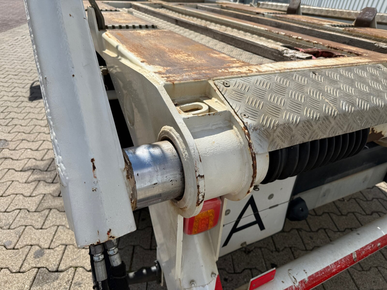 Mitsubishi Canter Fuso 7C15 4x2 Canter Fuso 7C15 4x2, Tele-Absetzer, Vereiterbar bis 10m³ - Fadromë ngarkuese: foto 3 Mitsubishi Canter Fuso 7C15 4x2 Canter Fuso 7C15 4x2, Tele-Absetzer, Vereiterbar bis 10m³ - Fadromë ngarkuese: foto 3
