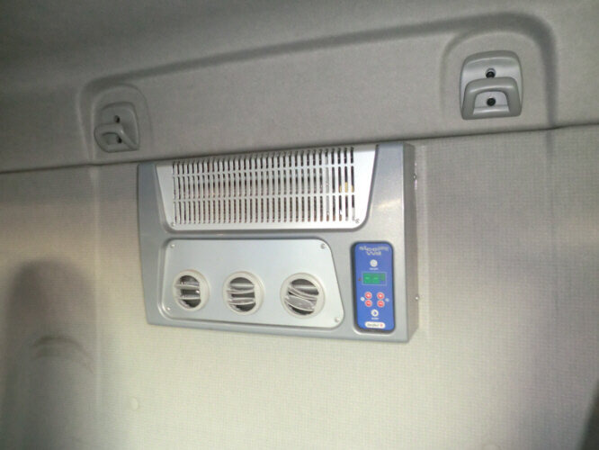 Renault Midlum 220 DXi 4x2 Midlum 220 DXi 4x2 - Kamion vetëngarkues: foto 3 Renault Midlum 220 DXi 4x2 Midlum 220 DXi 4x2 - Kamion vetëngarkues: foto 3