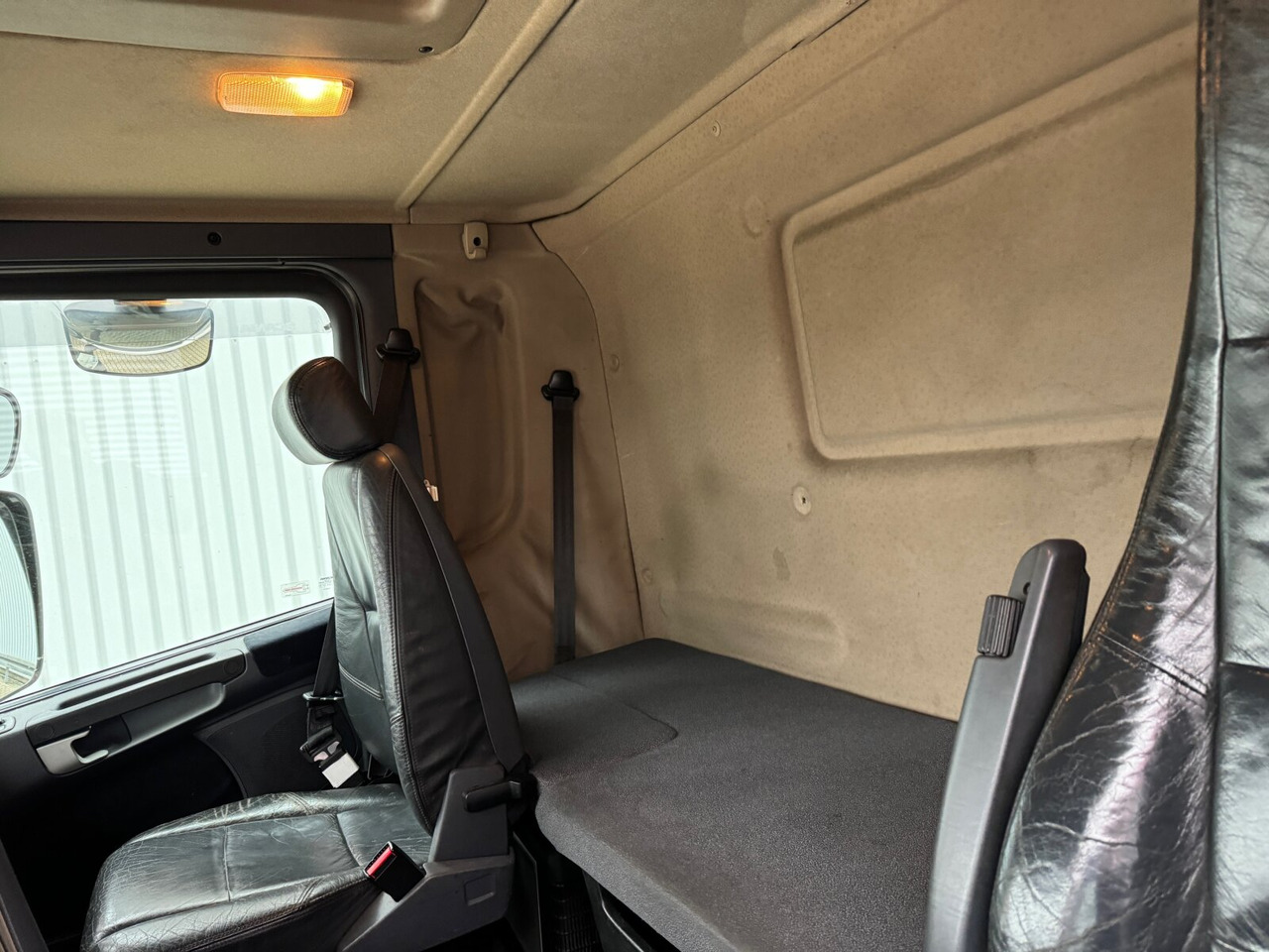 Scania R380 DB 4x2 MNA R380 DB 4x2 MNA, Platz für Heckkran, 2x AHK - Kamion me vinç, Kamion me karroceri të hapur: foto 3 Scania R380 DB 4x2 MNA R380 DB 4x2 MNA, Platz für Heckkran, 2x AHK - Kamion me vinç, Kamion me karroceri të hapur: foto 3