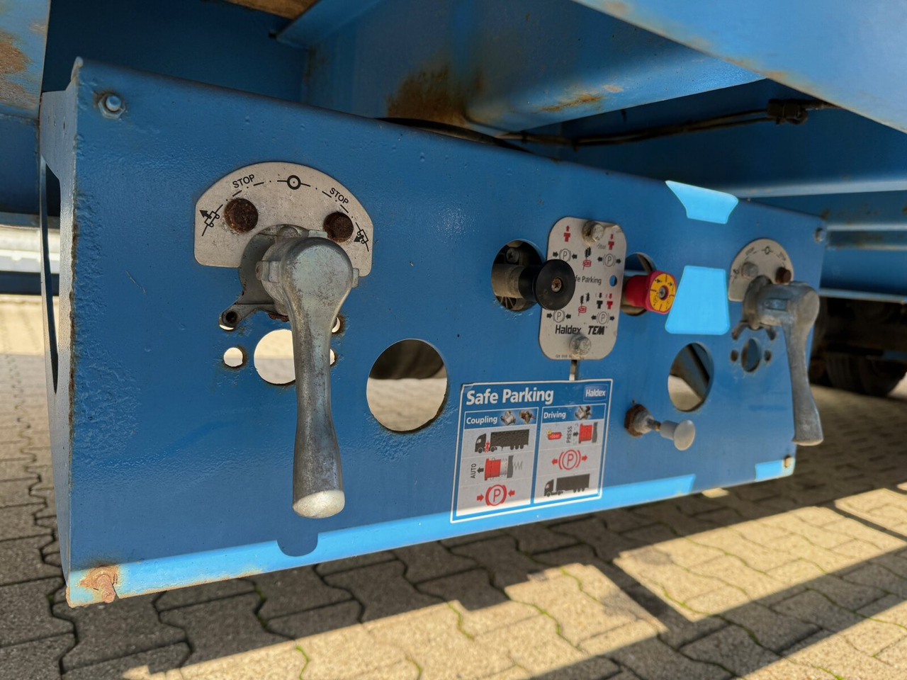 Scorpion 3-Achs Tiefladeanhänger Scorpion 3-Achs Tiefladeanhänger, Liftachse, pneumatische Auffahrrampen - Rimorkio me plan ngarkimi të ulët: foto 3 Scorpion 3-Achs Tiefladeanhänger Scorpion 3-Achs Tiefladeanhänger, Liftachse, pneumatische Auffahrrampen - Rimorkio me plan ngarkimi të ulët: foto 3