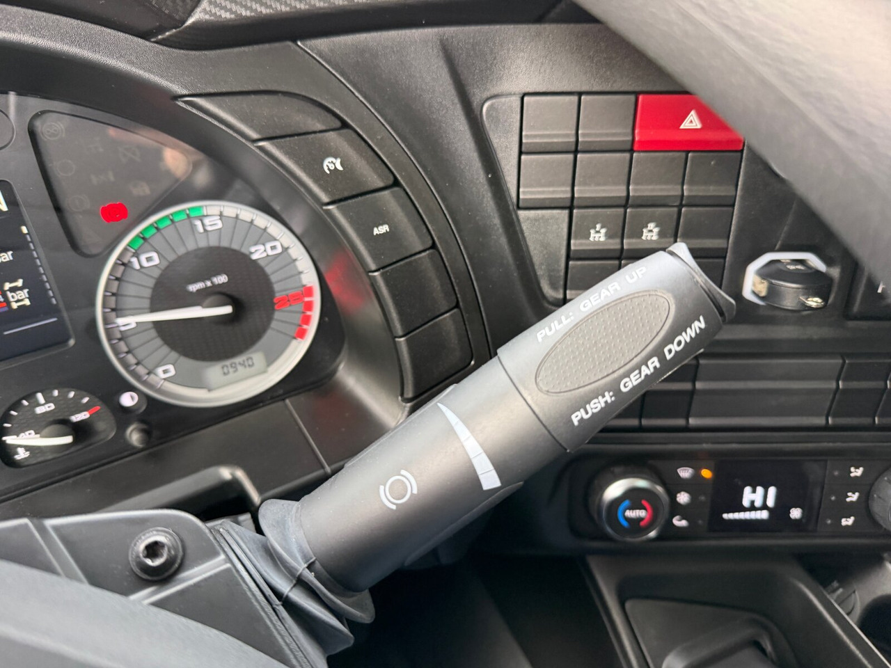 T-Way AT410T51 8x4 T-Way AT410T51 8x4, Retarder, Nebenantrieb, 4x VORHANDEN! - Kamion kabinë-shasi: foto 5 T-Way AT410T51 8x4 T-Way AT410T51 8x4, Retarder, Nebenantrieb, 4x VORHANDEN! - Kamion kabinë-shasi: foto 5