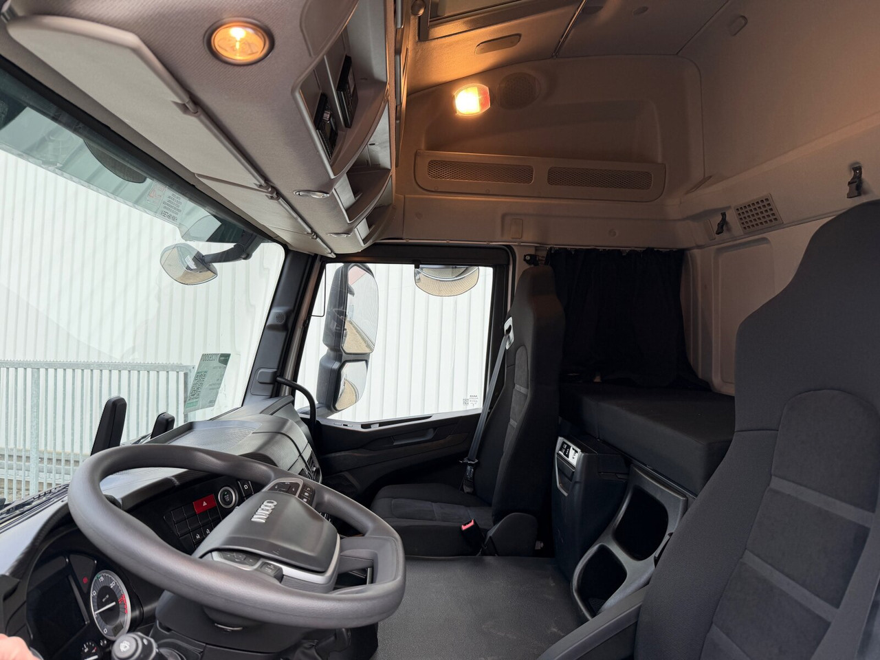 T-Way AT410T51 8x4 T-Way AT410T51 8x4, Retarder, Nebenantrieb, 4x VORHANDEN! - Kamion kabinë-shasi: foto 2 T-Way AT410T51 8x4 T-Way AT410T51 8x4, Retarder, Nebenantrieb, 4x VORHANDEN! - Kamion kabinë-shasi: foto 2