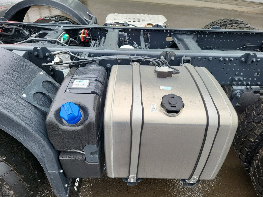 T-Way AT410T51 8x4 T-Way AT410T51 8x4, Retarder, Nebenantrieb, 4x VORHANDEN! - Kamion kabinë-shasi: foto 2 T-Way AT410T51 8x4 T-Way AT410T51 8x4, Retarder, Nebenantrieb, 4x VORHANDEN! - Kamion kabinë-shasi: foto 2