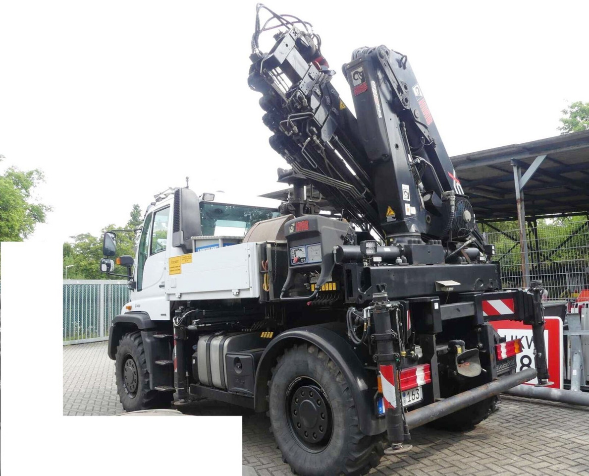 Unimog U400 4x4 U400 4x4, Frontzapfwelle, Heckkran Hiab XS 144-E4 HiDuo, Seilwinde, Funk - Autovinç: foto 2 Unimog U400 4x4 U400 4x4, Frontzapfwelle, Heckkran Hiab XS 144-E4 HiDuo, Seilwinde, Funk - Autovinç: foto 2
