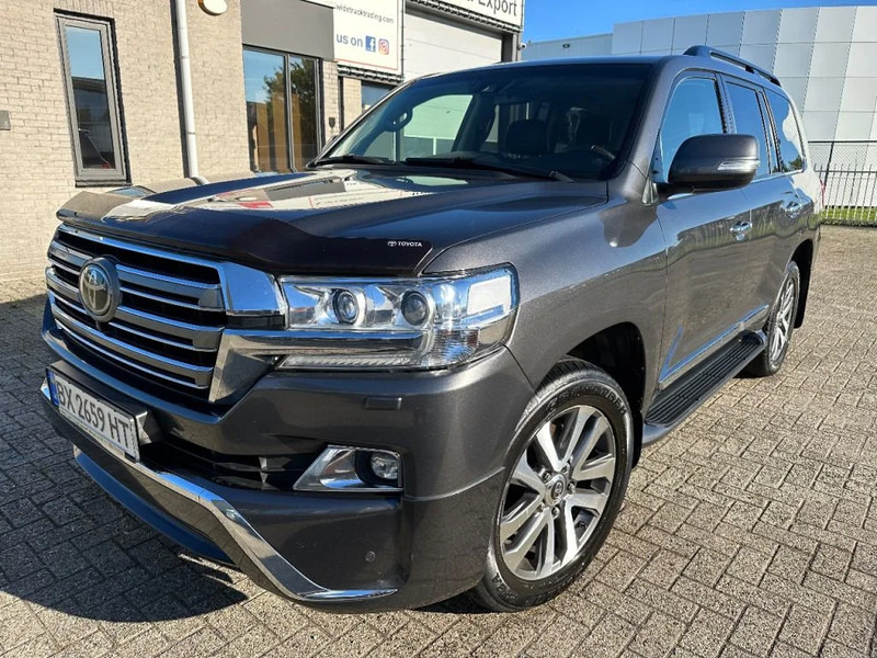 Toyota Land Cruiser V8 LAND CRUISER 200 V8 + CAMERA 360 + FRIDGE + DIESEL + ONLY EXPORT - SUV: foto 1 Toyota Land Cruiser V8 LAND CRUISER 200 V8 + CAMERA 360 + FRIDGE + DIESEL + ONLY EXPORT - SUV: foto 1