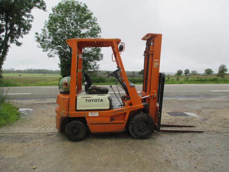 Toyota 4FG15 - Pirun ngritës: foto 1 Toyota 4FG15 - Pirun ngritës: foto 1
