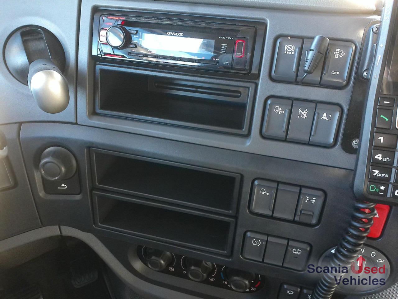 DAF XF 460 FT Low Liner - Gjysmë-kamion: foto 2 DAF XF 460 FT Low Liner - Gjysmë-kamion: foto 2