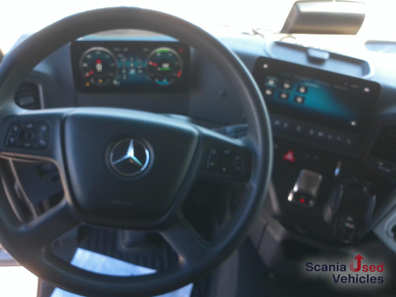 MERCEDES-BENZ Actros 1846LS mit Hydraulik - Gjysmë-kamion: foto 2 MERCEDES-BENZ Actros 1846LS mit Hydraulik - Gjysmë-kamion: foto 2
