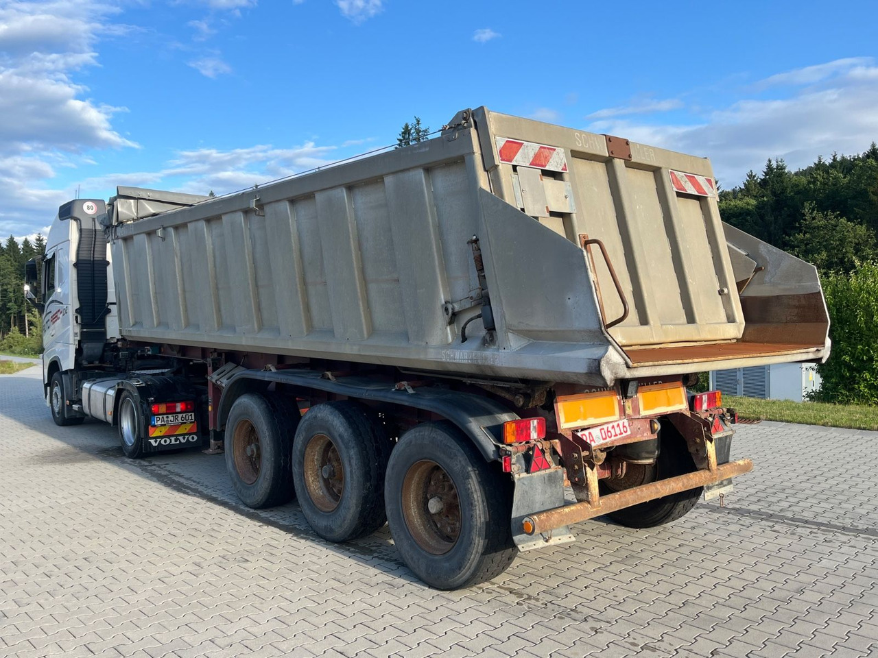 Schwarzmüller 3 Achs Alu Kippmulde Trommelbremse - Gjysmë rimorkio vetëshkarkuese: foto 2 Schwarzmüller 3 Achs Alu Kippmulde Trommelbremse - Gjysmë rimorkio vetëshkarkuese: foto 2