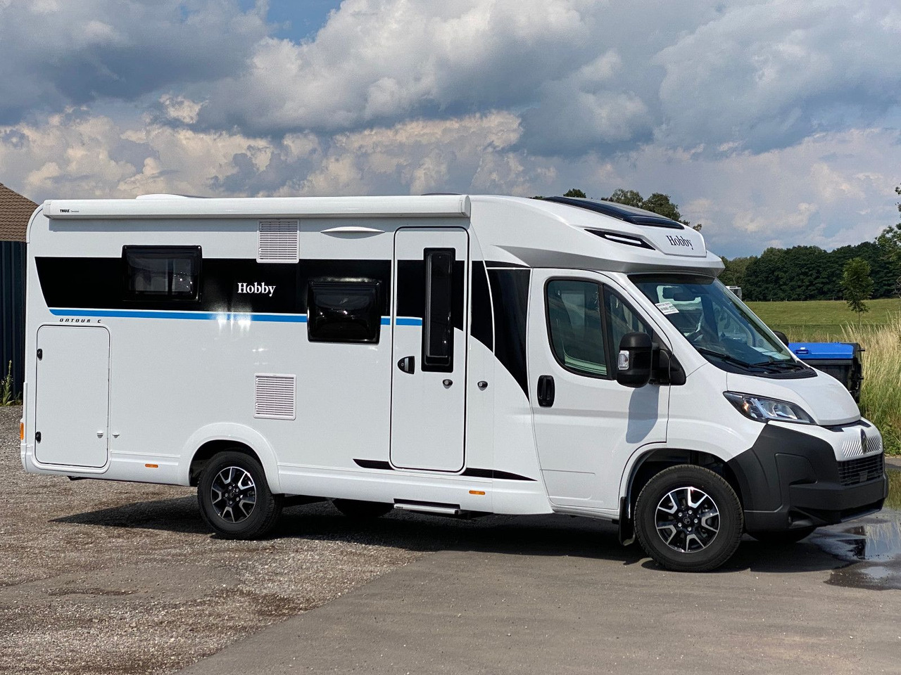 Hobby OnTour C 700 GQ MJ25/MARKISE/RFK/SAFETY-PAKET - Kamper gjysmë i integruar: foto 1 Hobby OnTour C 700 GQ MJ25/MARKISE/RFK/SAFETY-PAKET - Kamper gjysmë i integruar: foto 1