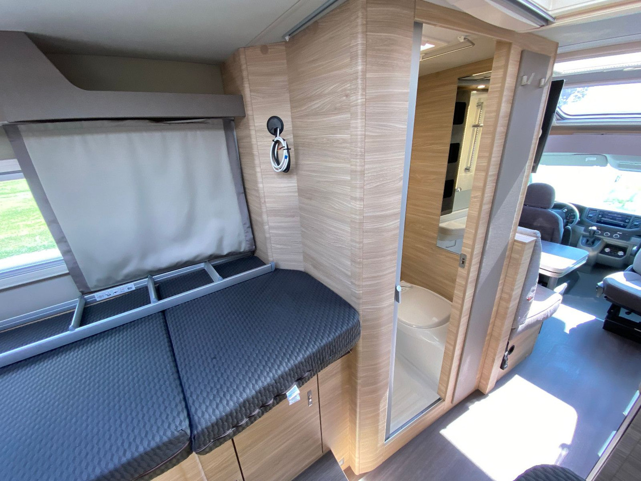 Kamper gjysmë i integruar Knaus Van TI PLUS Platinium Selection 650 MEG,Automat: foto 17