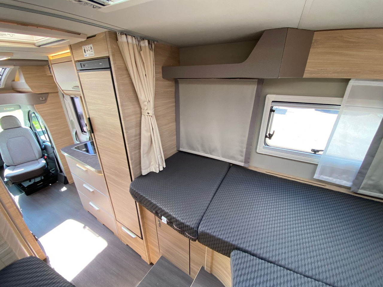 Kamper gjysmë i integruar Knaus Van TI PLUS Platinium Selection 650 MEG,Automat: foto 16