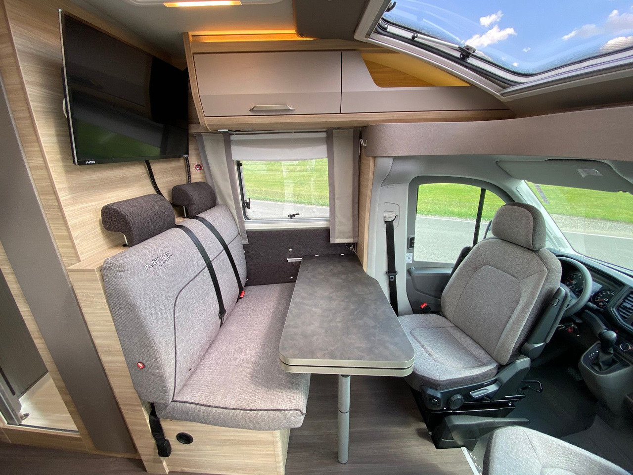 Kamper gjysmë i integruar Knaus Van TI PLUS Platinium Selection 650 MEG,Automat: foto 11