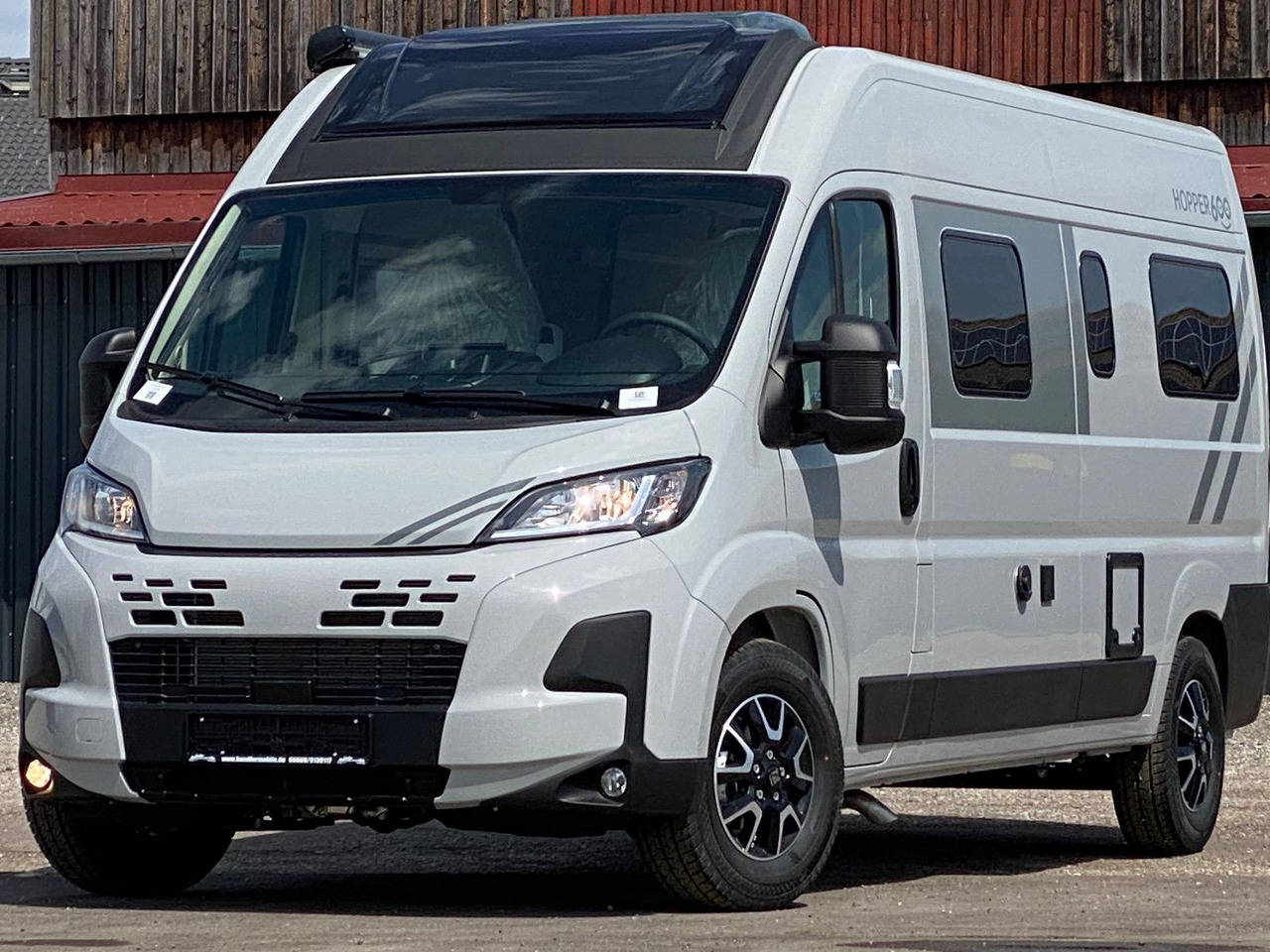 LMC Innovan 600 mit Automatik, Dieselheizung - Furgon kampingu: foto 3 LMC Innovan 600 mit Automatik, Dieselheizung - Furgon kampingu: foto 3