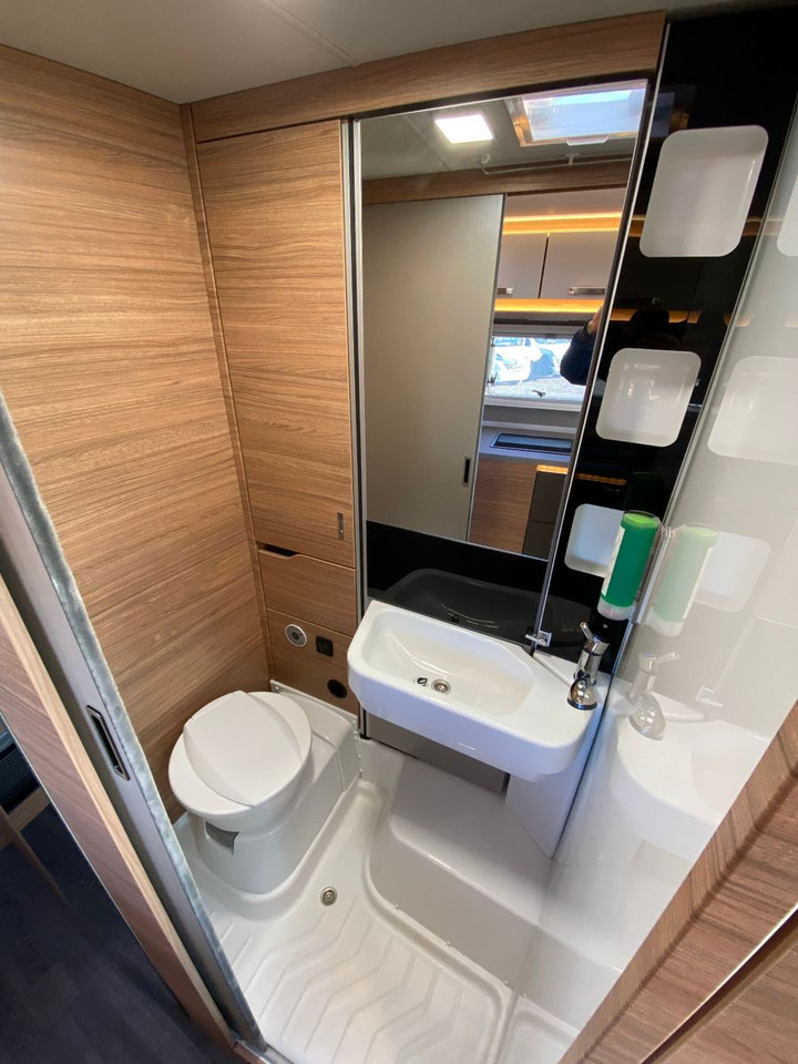 Kamper gjysmë i integruar Weinsberg X-Cursion Van Edition 500 LT,  Automatik,AHK: foto 9