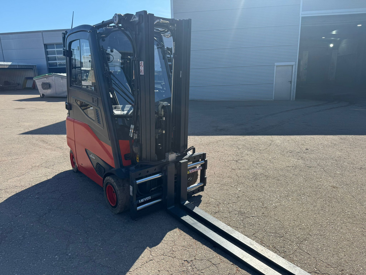 LINDE E20PHL-02 Elektro Triplex Kabine Heizung integriertes Ladegerät - Pirun elektrik: foto 2 LINDE E20PHL-02 Elektro Triplex Kabine Heizung integriertes Ladegerät - Pirun elektrik: foto 2