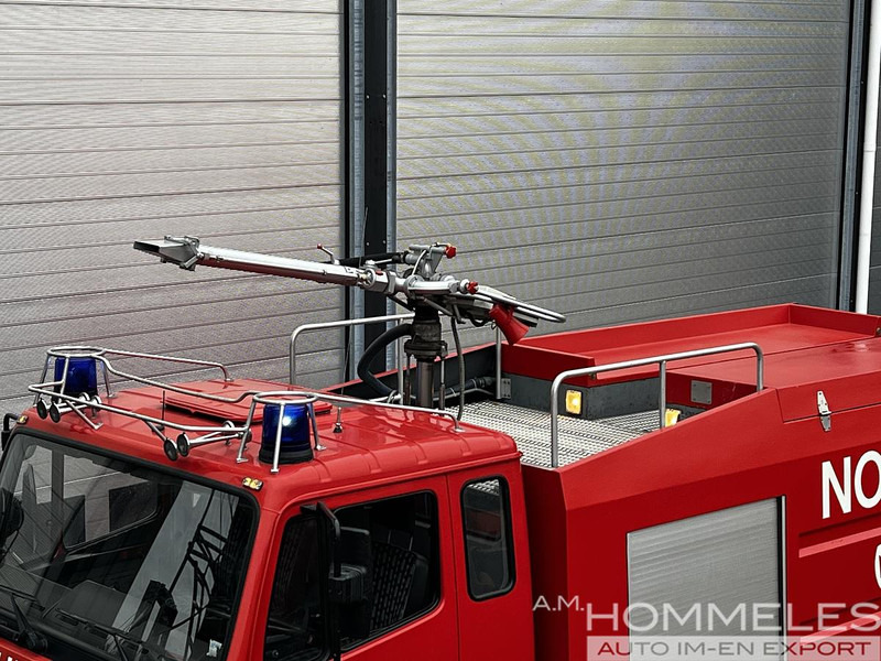 Mercedes-Benz 1831 AK 4x4 - Zjarrfikëse: foto 4 Mercedes-Benz 1831 AK 4x4 - Zjarrfikëse: foto 4