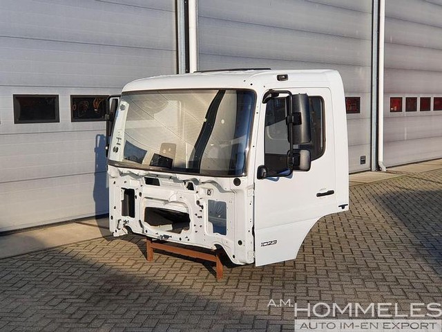 Mercedes-Benz Atego - Kabina dhe interier: foto 1 Mercedes-Benz Atego - Kabina dhe interier: foto 1