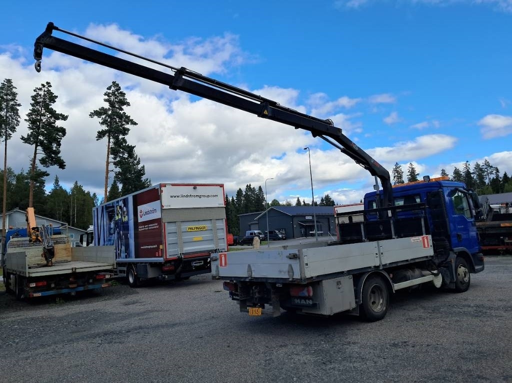MAN TGL 8.150 Hiab 066-2 10v tarkastettu - Kamion me vinç: foto 3 MAN TGL 8.150 Hiab 066-2 10v tarkastettu - Kamion me vinç: foto 3