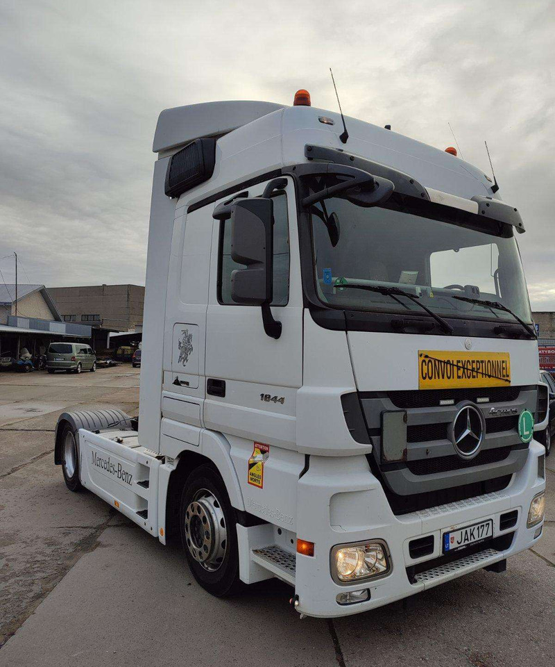 Mercedes-Benz Actros 1844 LS - Gjysmë-kamion: foto 1 Mercedes-Benz Actros 1844 LS - Gjysmë-kamion: foto 1