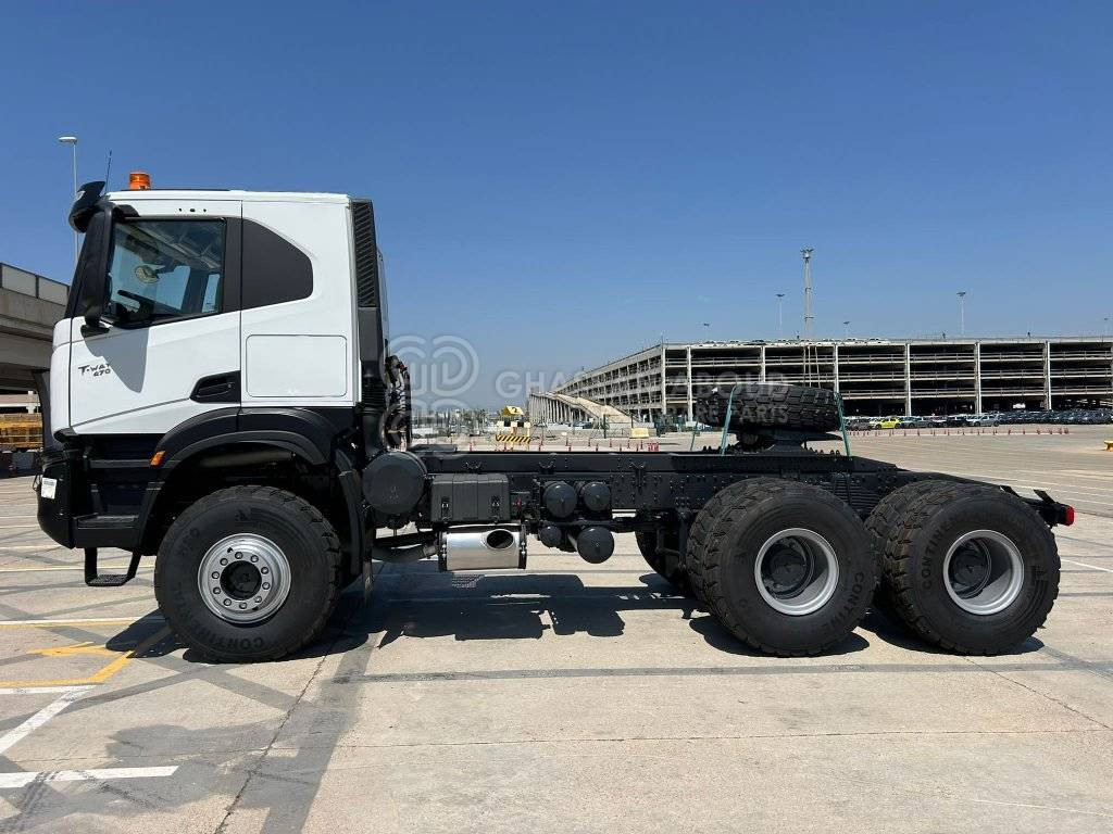 IVECO T-WAY Tractor 6×6 AT720T47WTH GVW 33 Ton HP 470 R20Tyre MY25 - Gjysmë-kamion: foto 2 IVECO T-WAY Tractor 6×6 AT720T47WTH GVW 33 Ton HP 470 R20Tyre MY25 - Gjysmë-kamion: foto 2