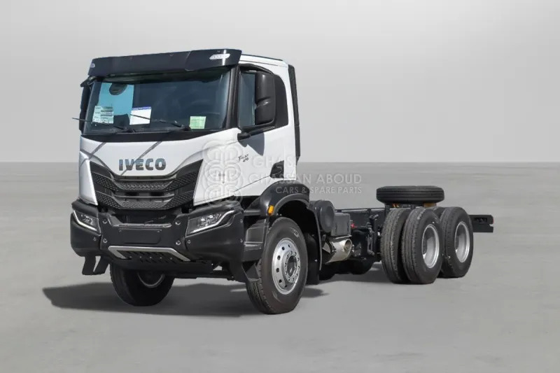 Iveco T-WAY AD380T47H 6x4 R24 Tyres Chassis - Barcelona Stock - Kamion kabinë-shasi: foto 1 Iveco T-WAY AD380T47H 6x4 R24 Tyres Chassis - Barcelona Stock - Kamion kabinë-shasi: foto 1