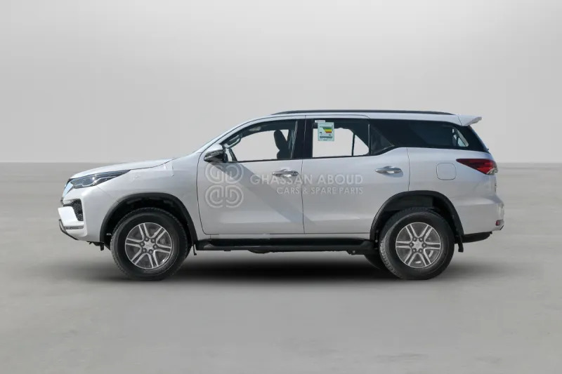 Toyota Fortuner 4X4 PART-TIME - SUV: foto 3 Toyota Fortuner 4X4 PART-TIME - SUV: foto 3